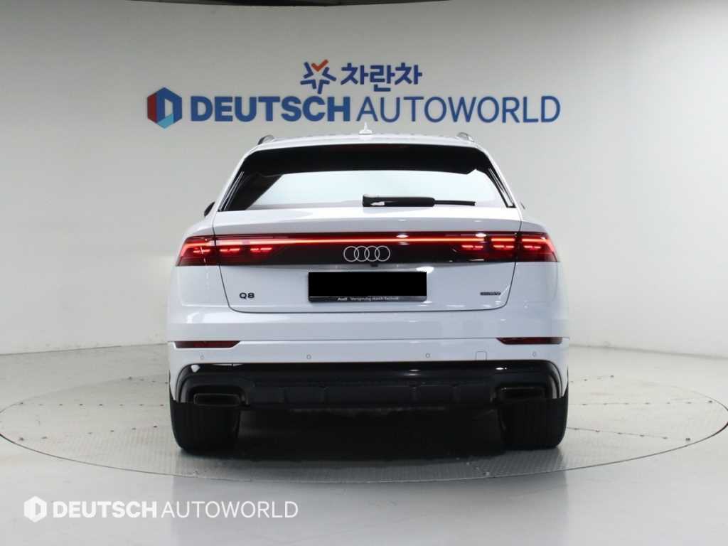 Audi Q8 — photo 02