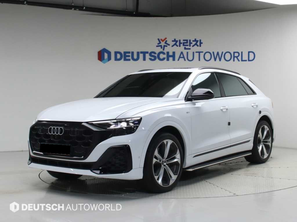 Audi Q8 — photo 03