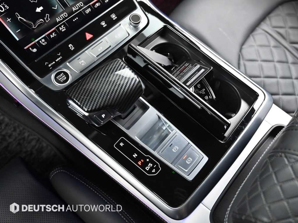 Audi Q8 — photo 09