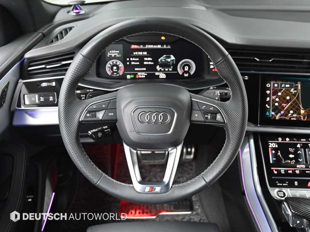 Audi Q8 — photo 13