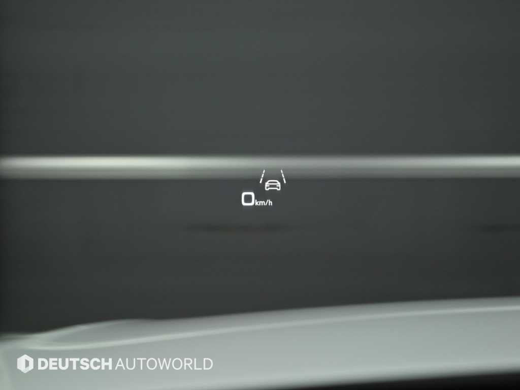 Audi Q8 — photo 17