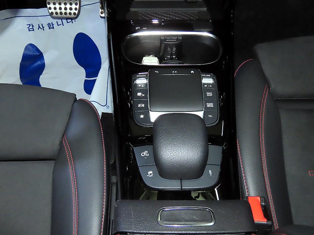 Mercedes-Benz CLA-Class — photo 12