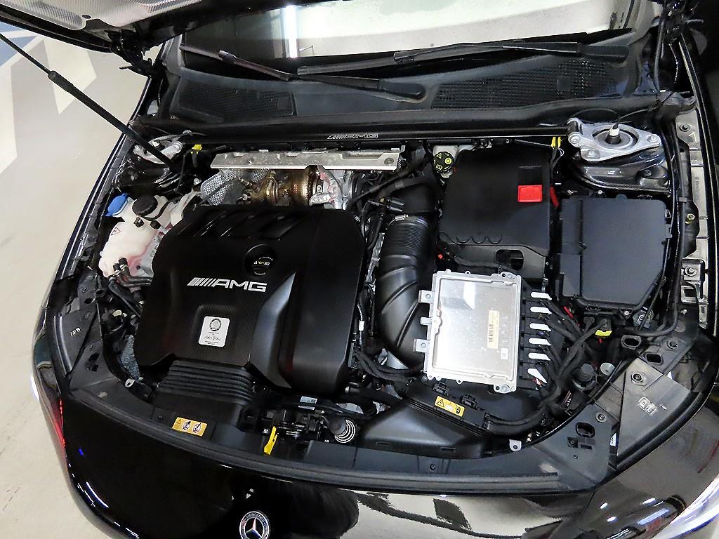 Mercedes-Benz CLA-Class — photo 19