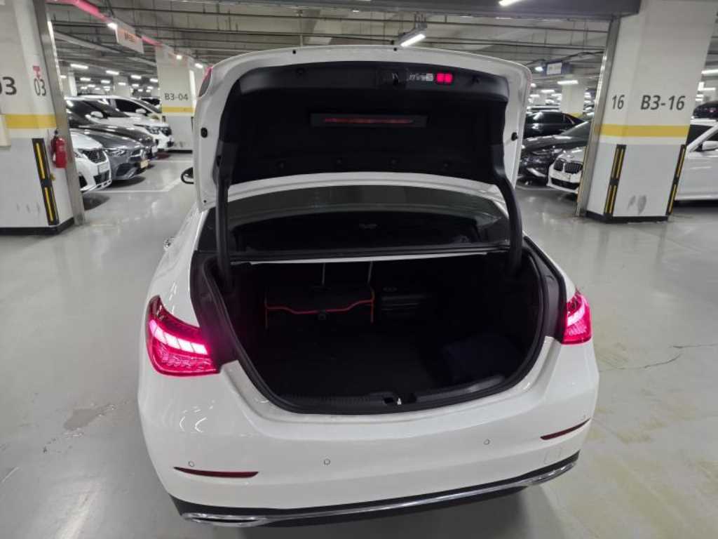 Mercedes-Benz C-Class — photo 07