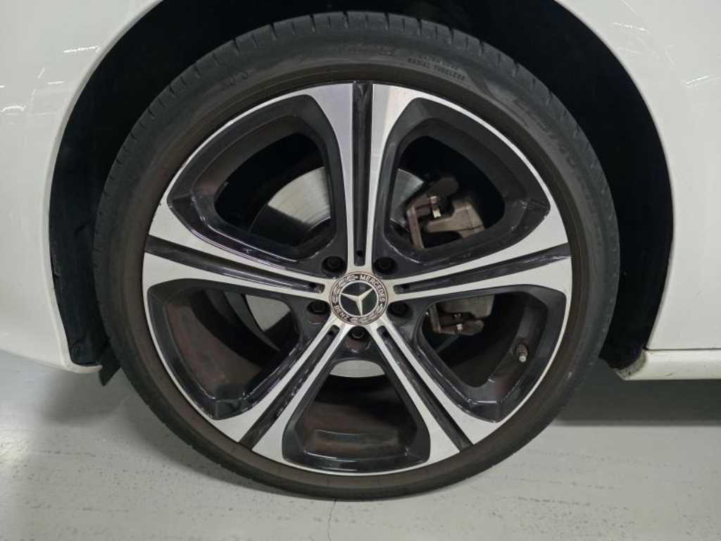 Mercedes-Benz C-Class — photo 08
