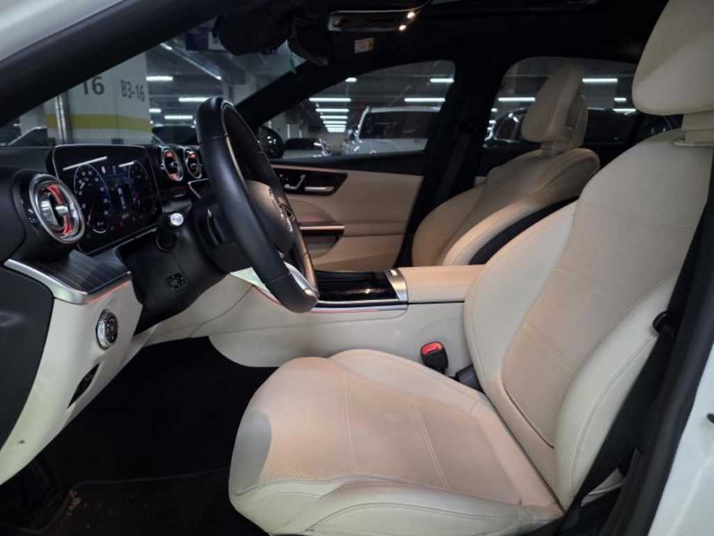 Mercedes-Benz C-Class — photo 12