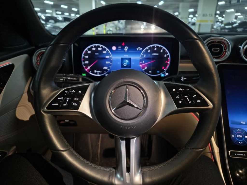 Mercedes-Benz C-Class — photo 15