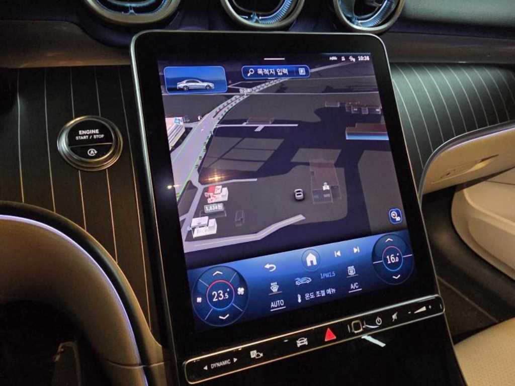 Mercedes-Benz C-Class — photo 18