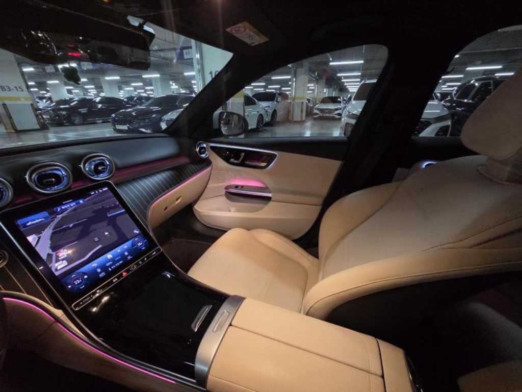 Mercedes-Benz C-Class — photo 19
