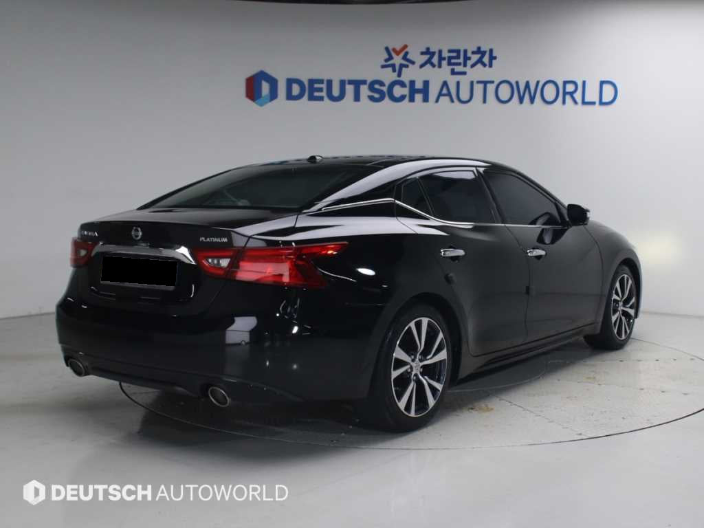 Nissan Maxima — photo 02