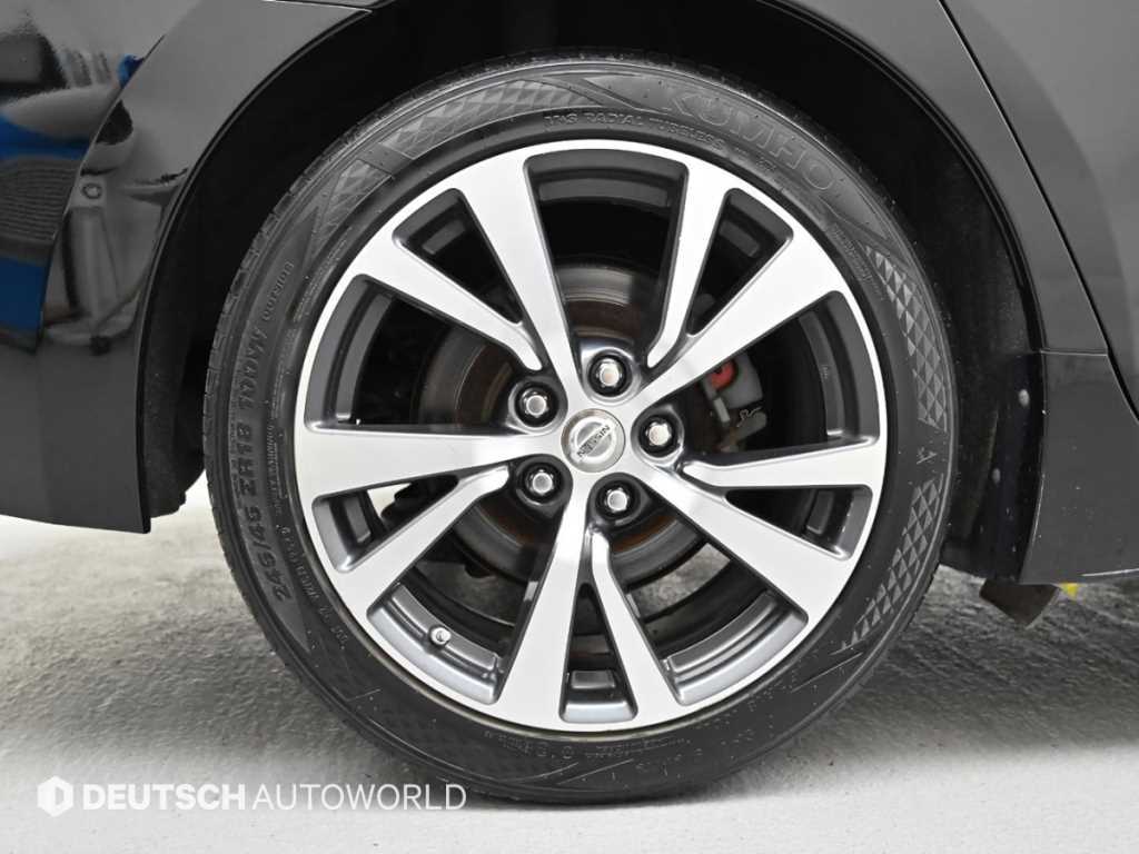 Nissan Maxima — photo 05