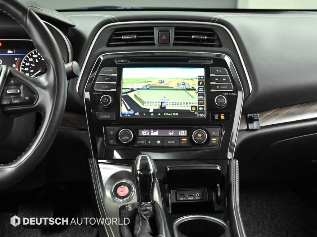 Nissan Maxima — photo 14