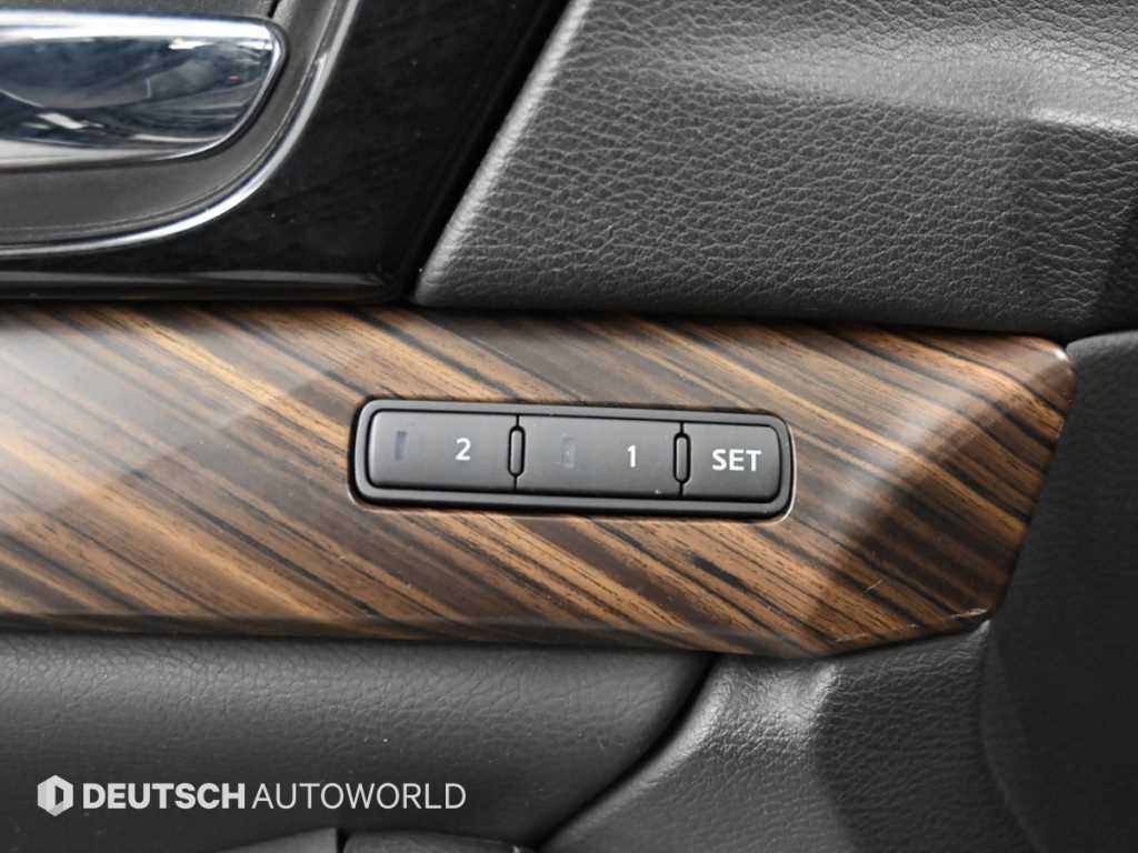 Nissan Maxima — photo 17