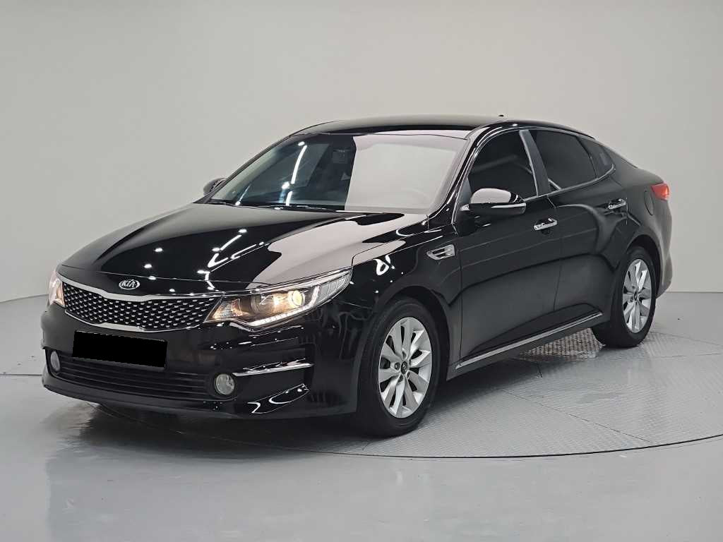 Kia K5 — photo 01
