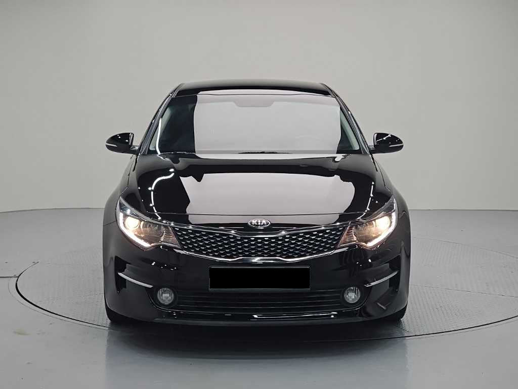 Kia K5 — photo 02