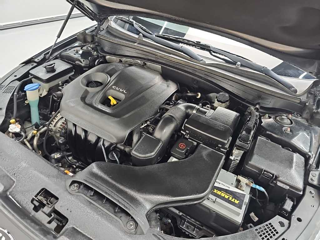 Kia K5 — photo 05
