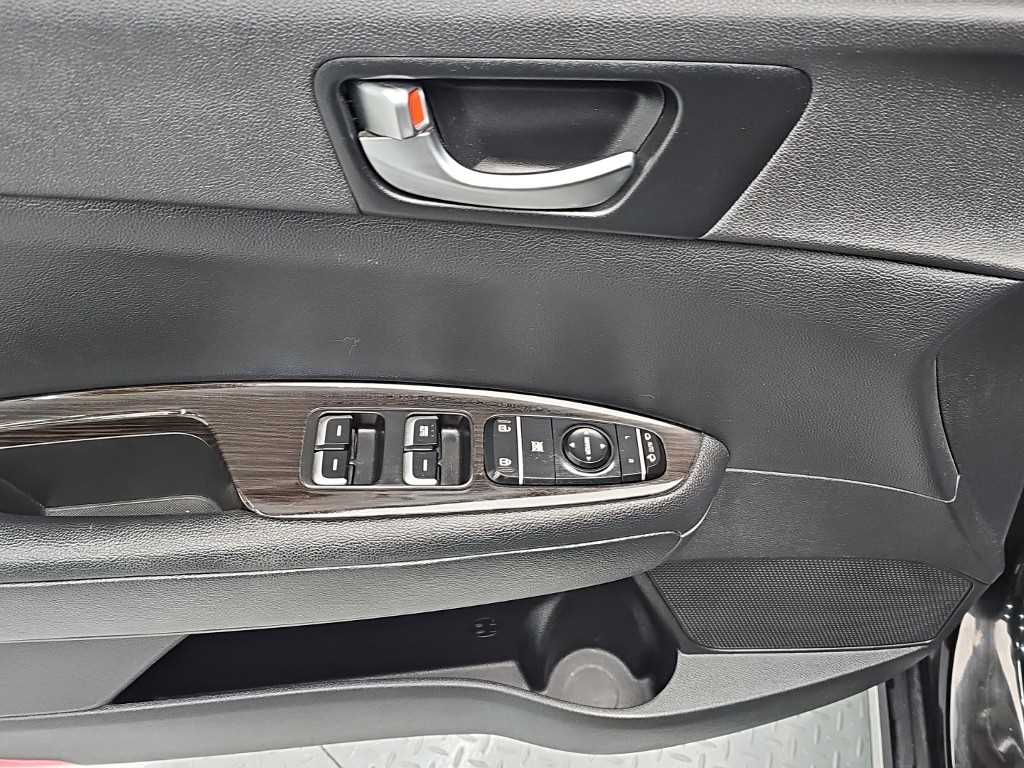 Kia K5 — photo 15