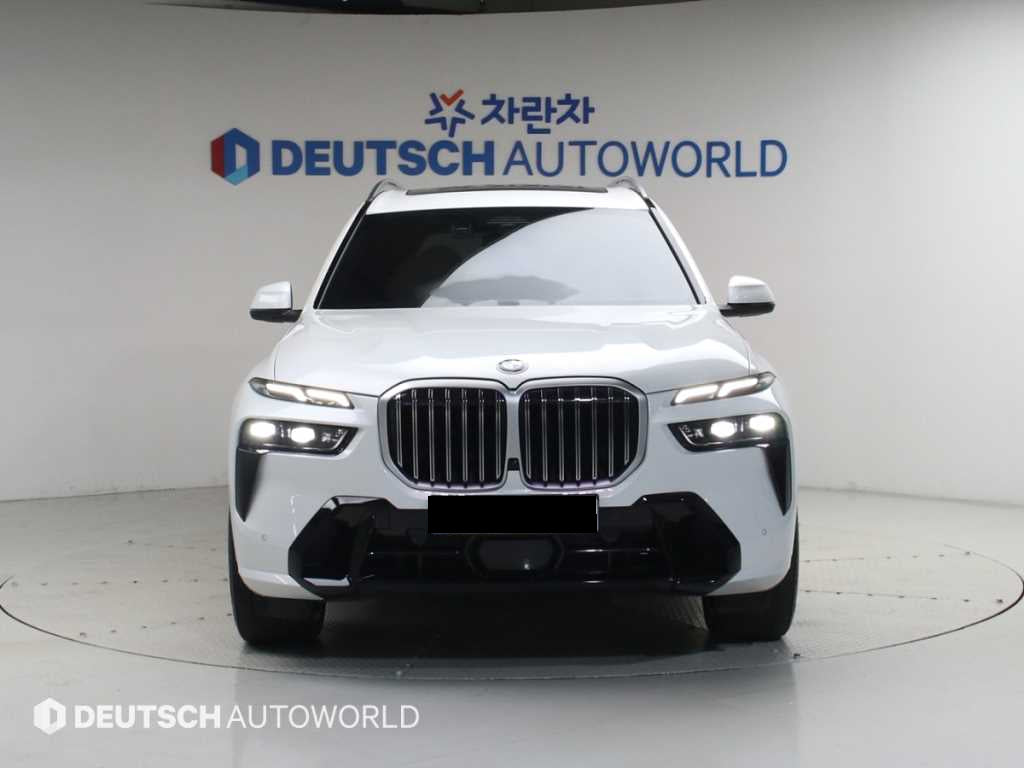 BMW X7 — photo 03