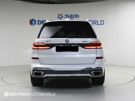 BMW X7 — photo 04