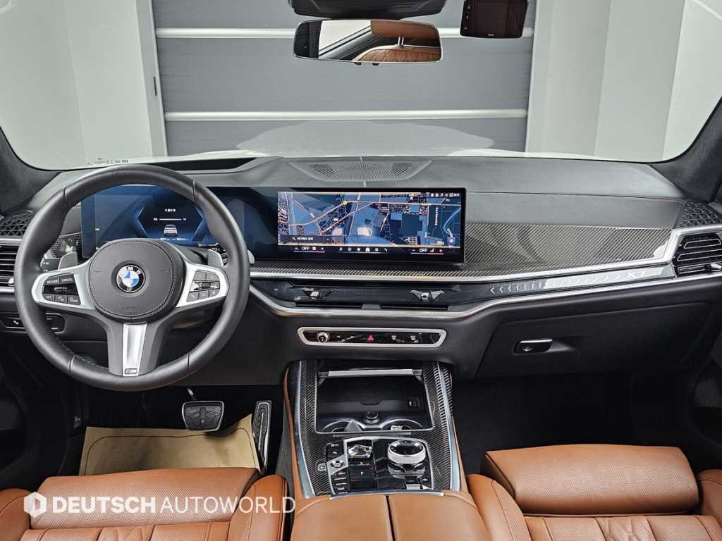 BMW X7 — photo 07