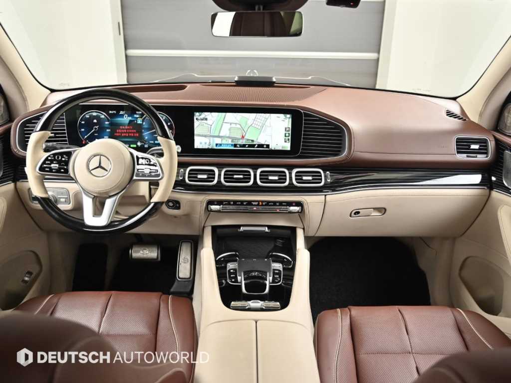 Mercedes-Benz GLS-Class — photo 07