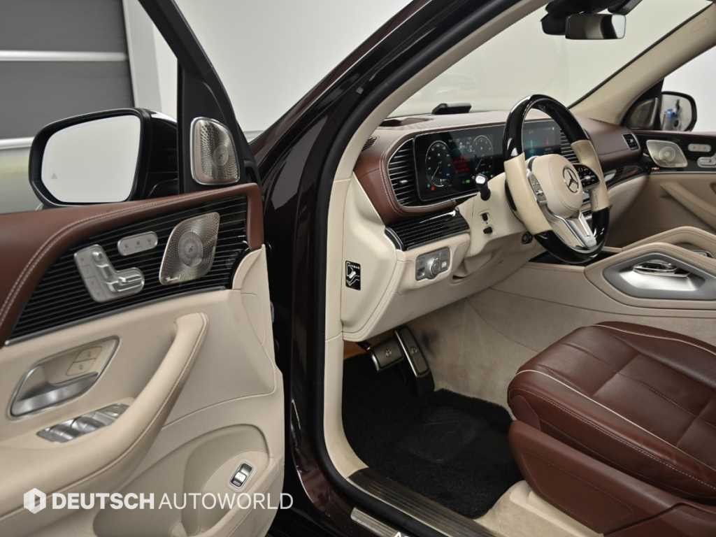 Mercedes-Benz GLS-Class — photo 11
