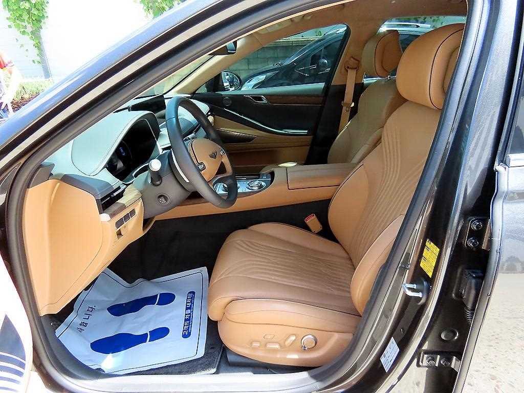 Genesis G80 — photo 05