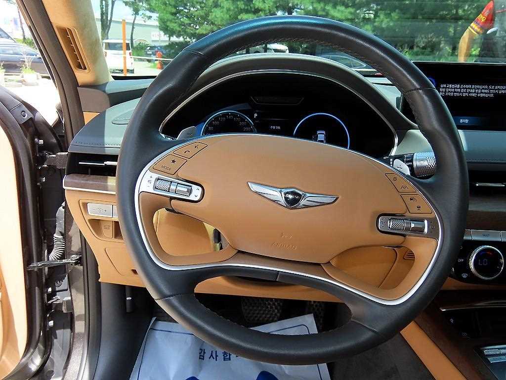 Genesis G80 — photo 08