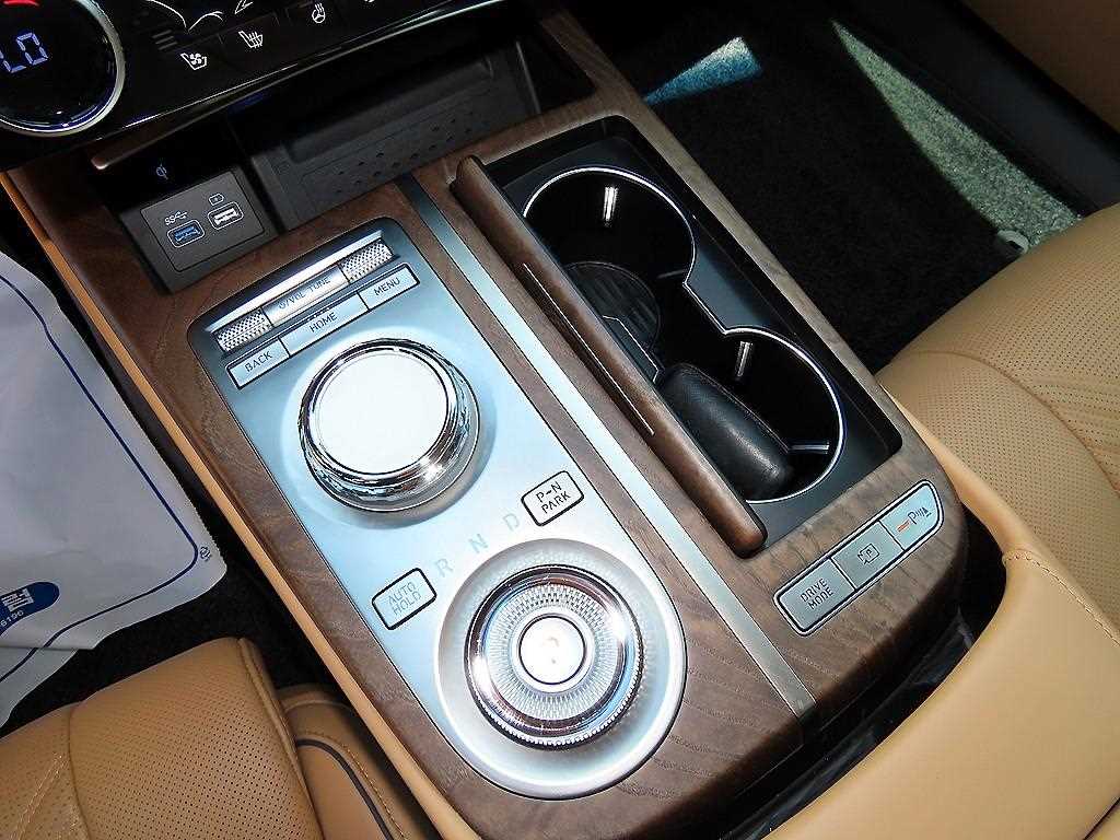 Genesis G80 — photo 11