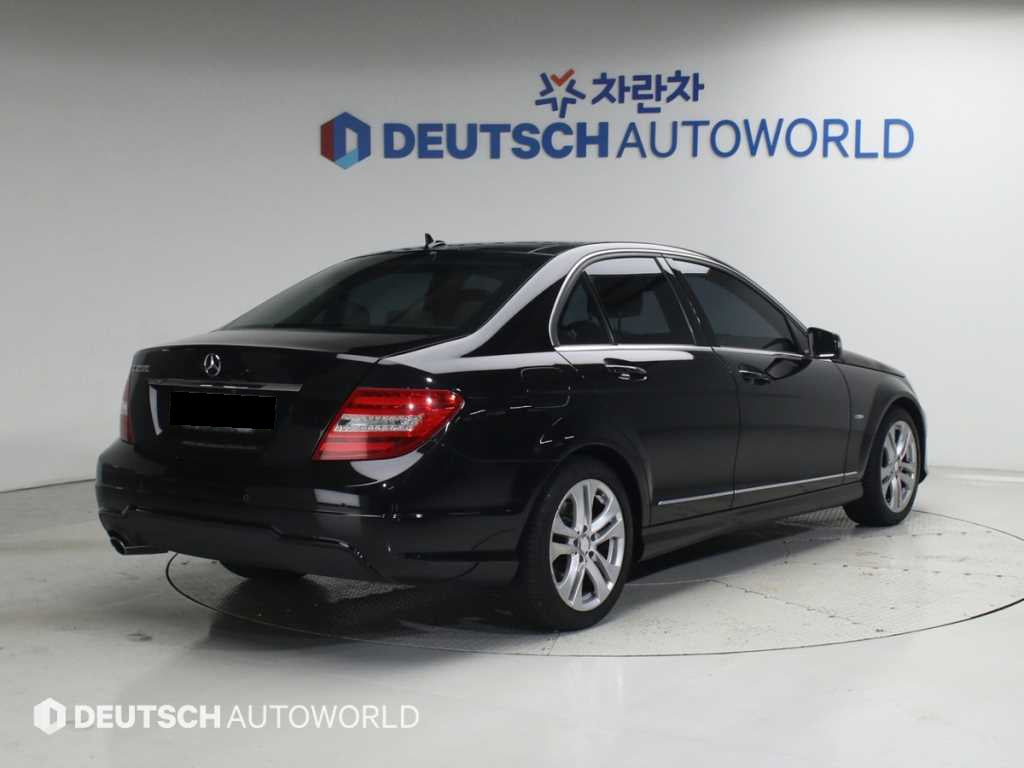 Mercedes-Benz C-Class — photo 02