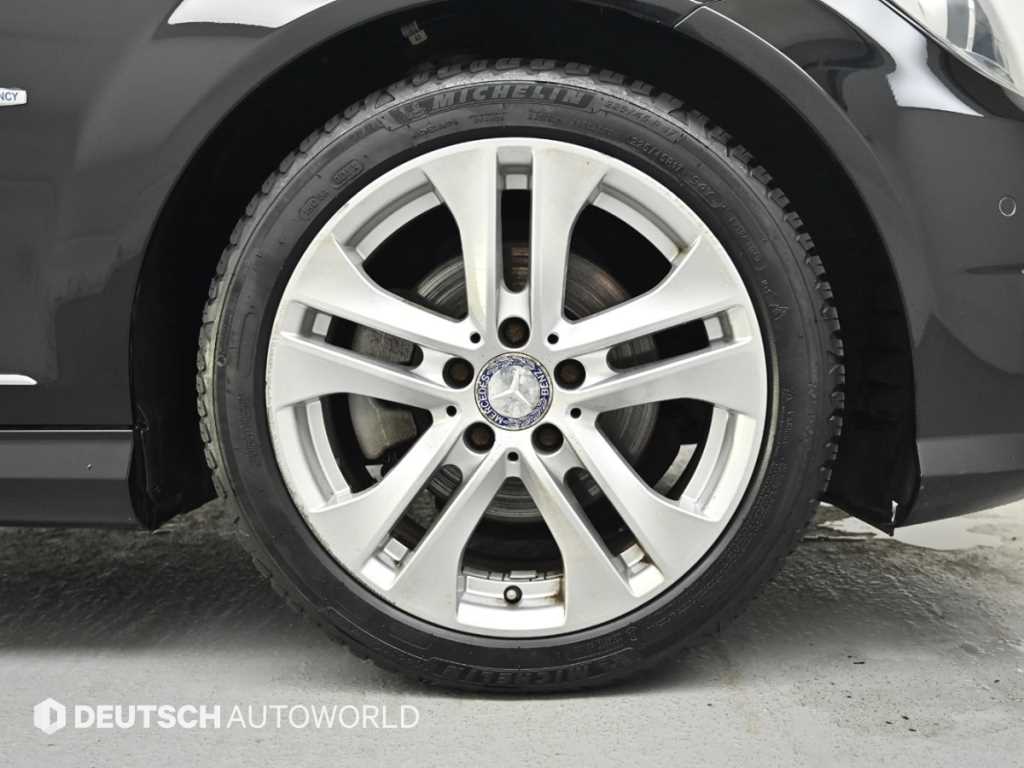 Mercedes-Benz C-Class — photo 05