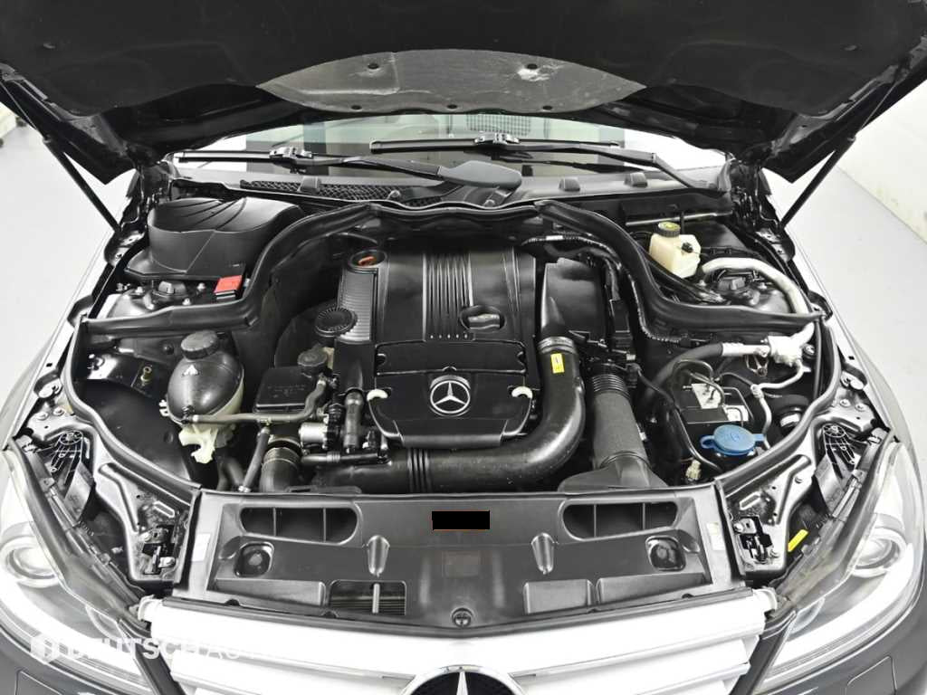 Mercedes-Benz C-Class — photo 06