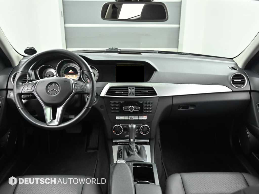 Mercedes-Benz C-Class — photo 07