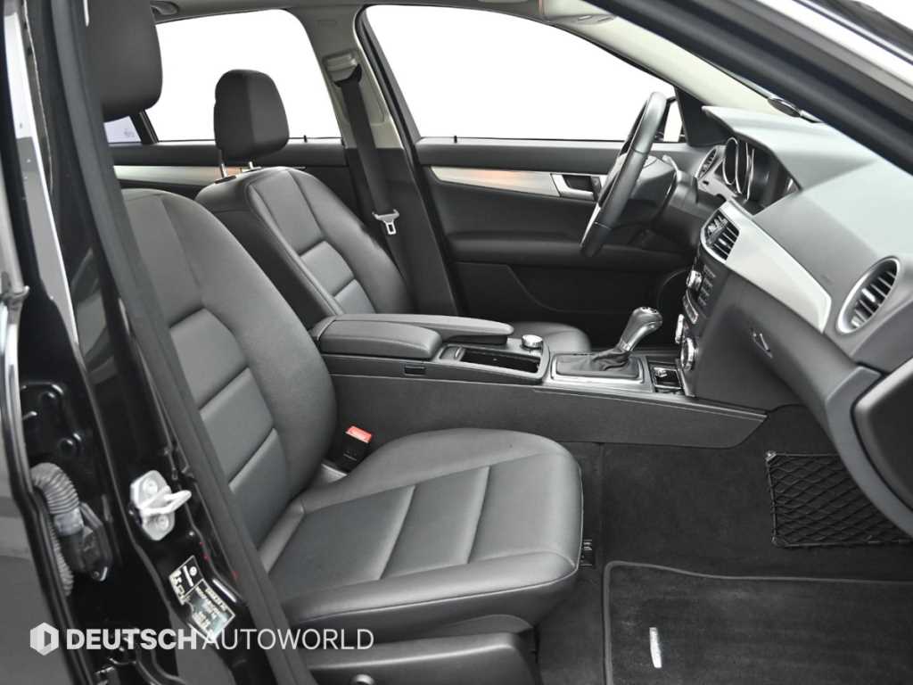 Mercedes-Benz C-Class — photo 10