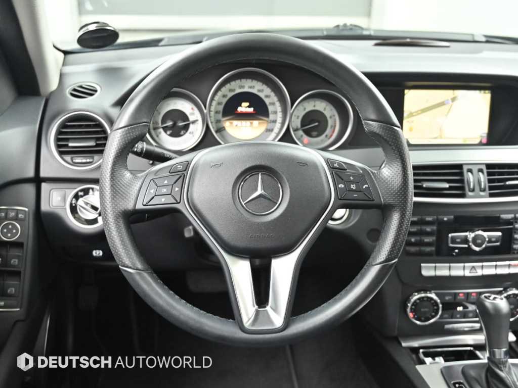 Mercedes-Benz C-Class — photo 13