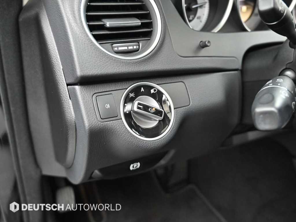 Mercedes-Benz C-Class — photo 17
