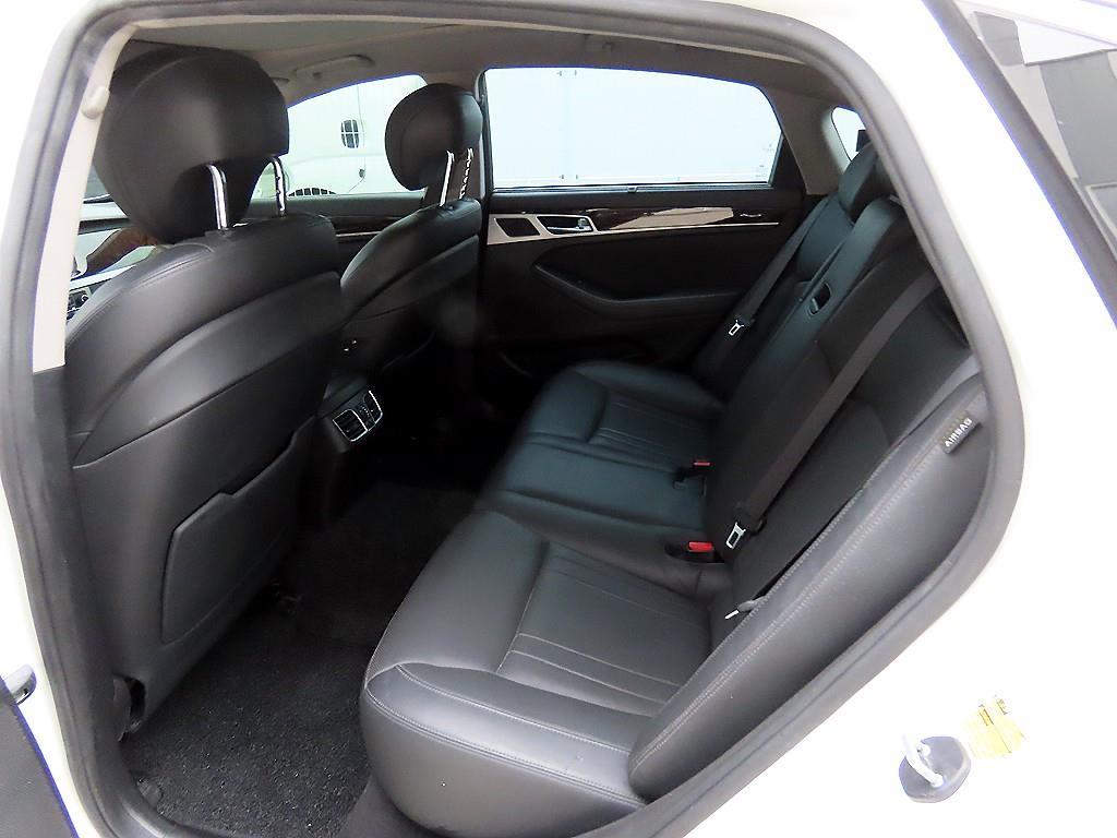 Hyundai Genesis — photo 06