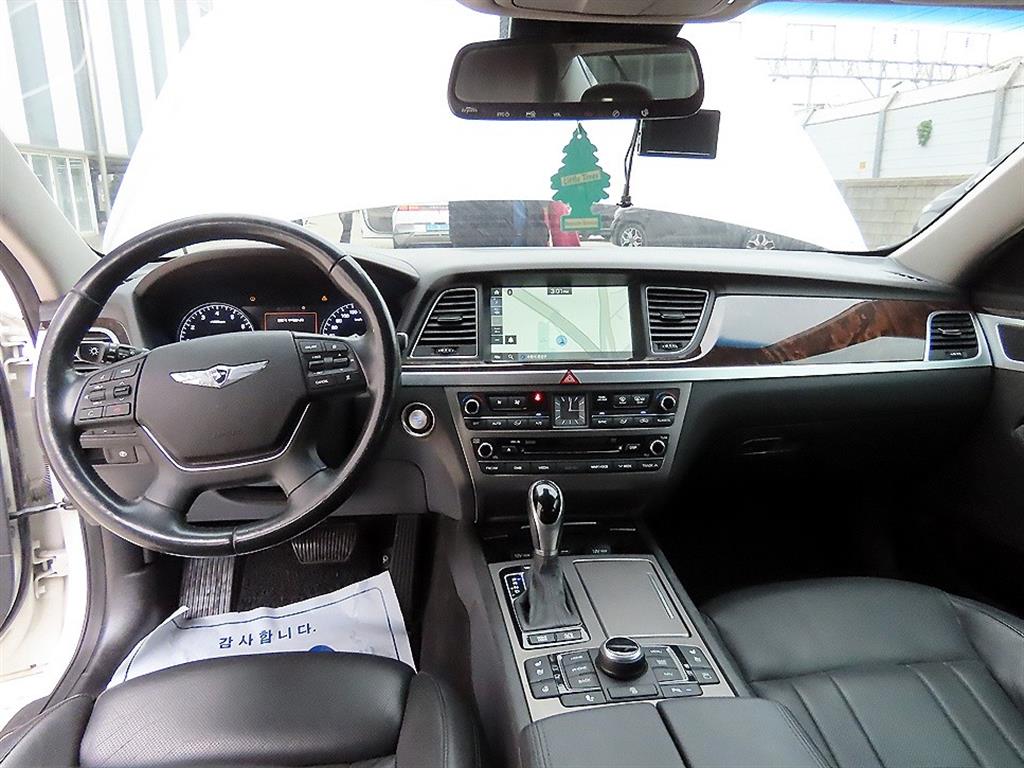 Hyundai Genesis — photo 07
