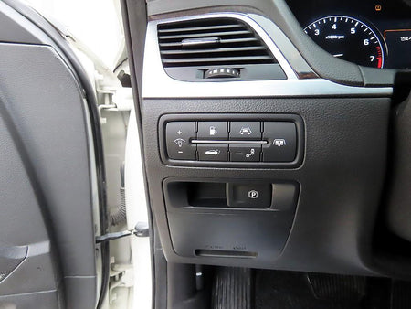 Hyundai Genesis — photo 13