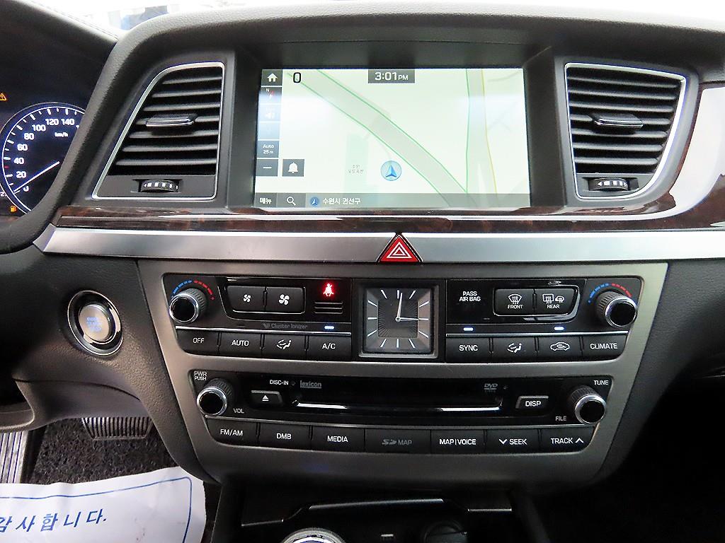Hyundai Genesis — photo 14