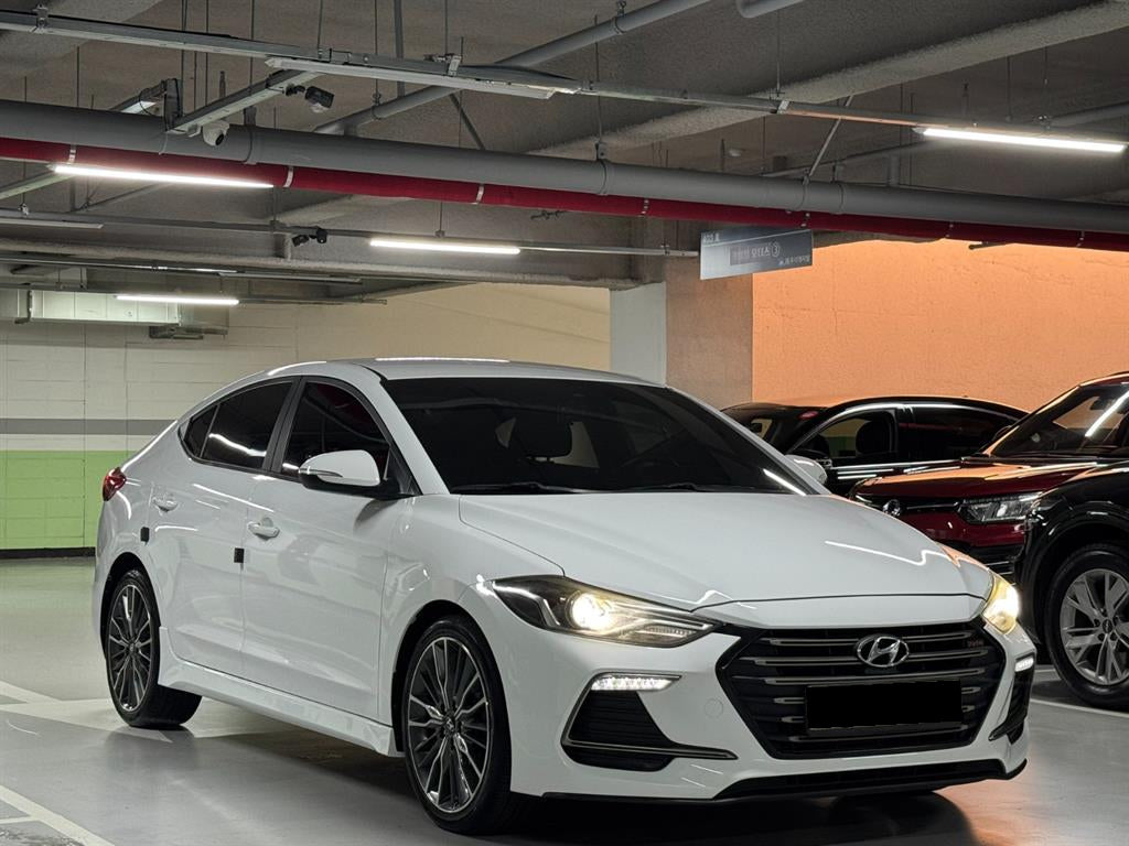 Hyundai Avante — photo 02