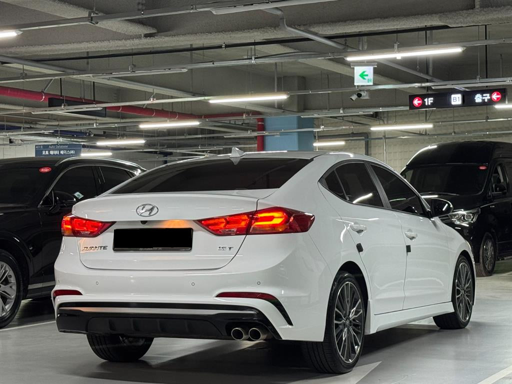 Hyundai Avante — photo 03