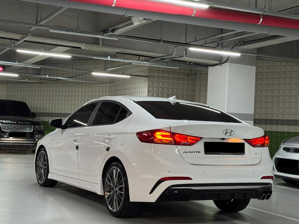 Hyundai Avante — photo 04