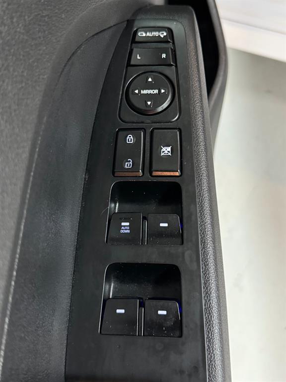 Hyundai Avante — photo 14
