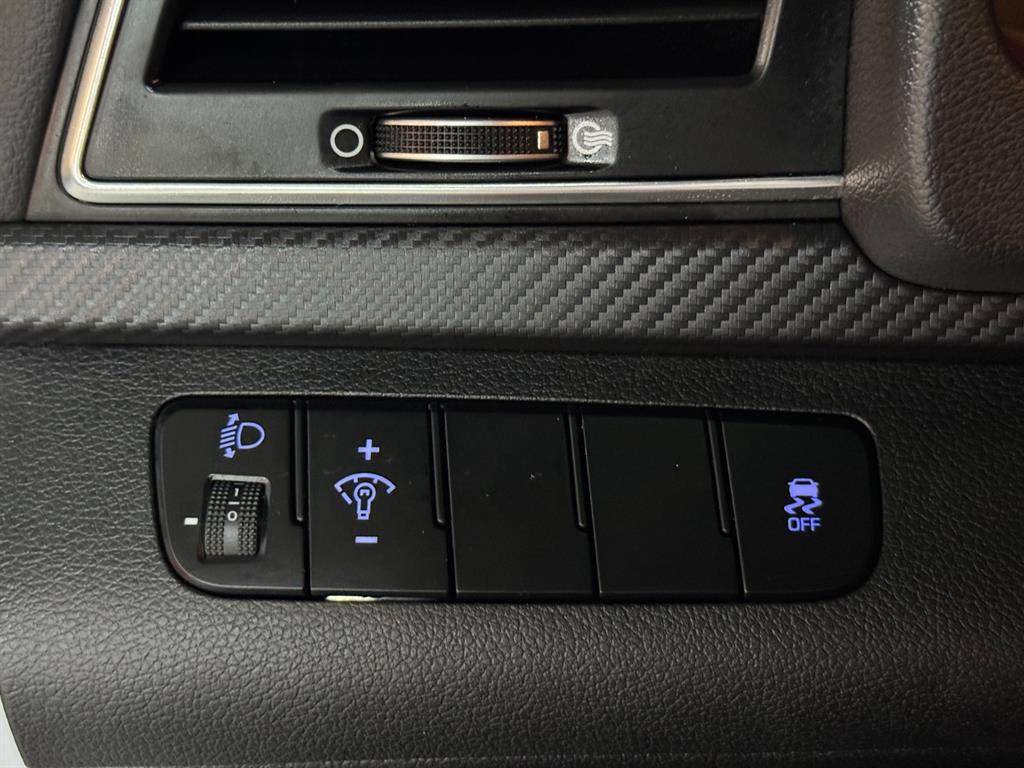 Hyundai Avante — photo 15