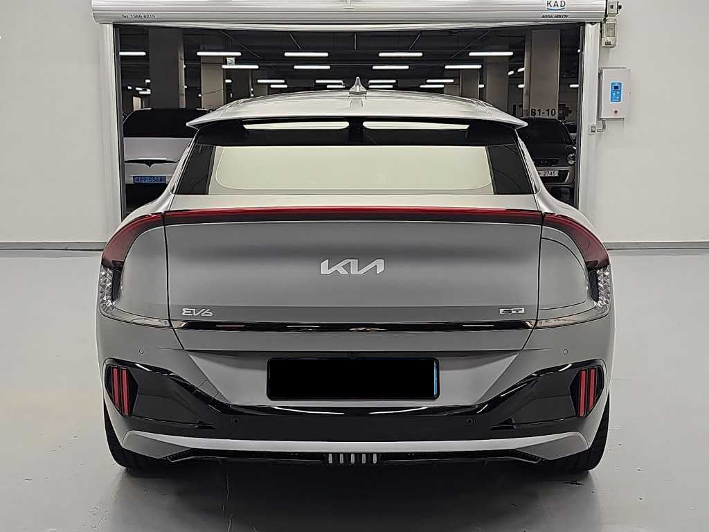 Kia EV6 — photo 03