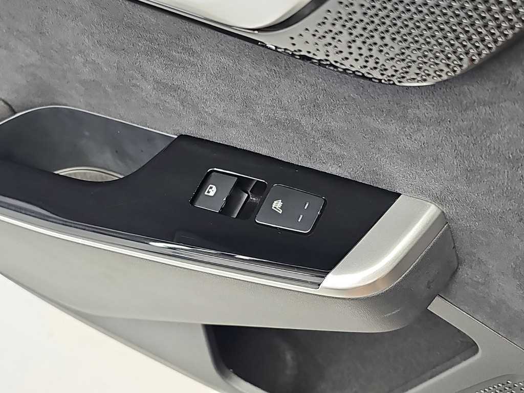 Kia EV6 — photo 13
