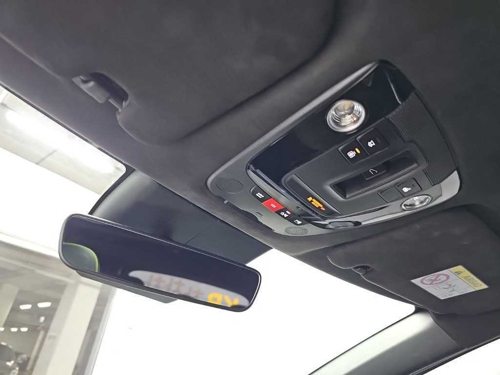 Kia EV6 — photo 17