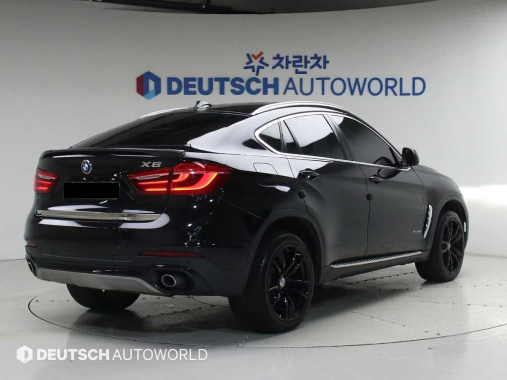 BMW X6 — photo 02