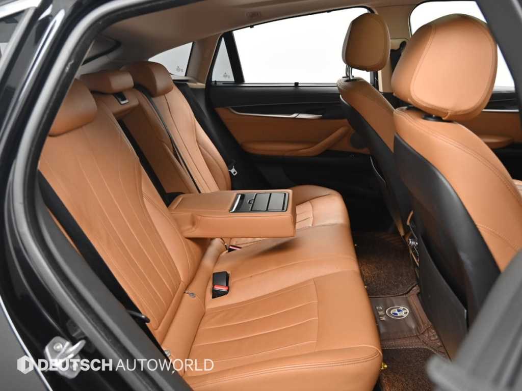 BMW X6 — photo 12
